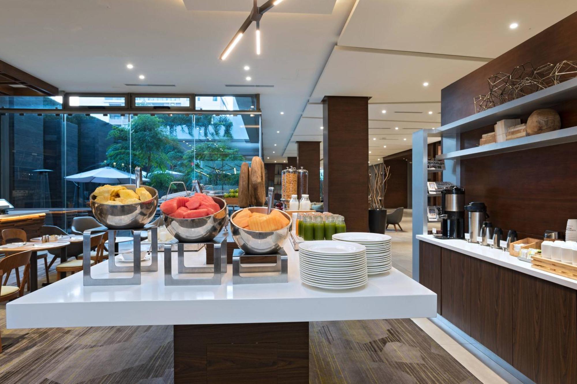 Courtyard By Marriott Guatemala City Екстер'єр фото