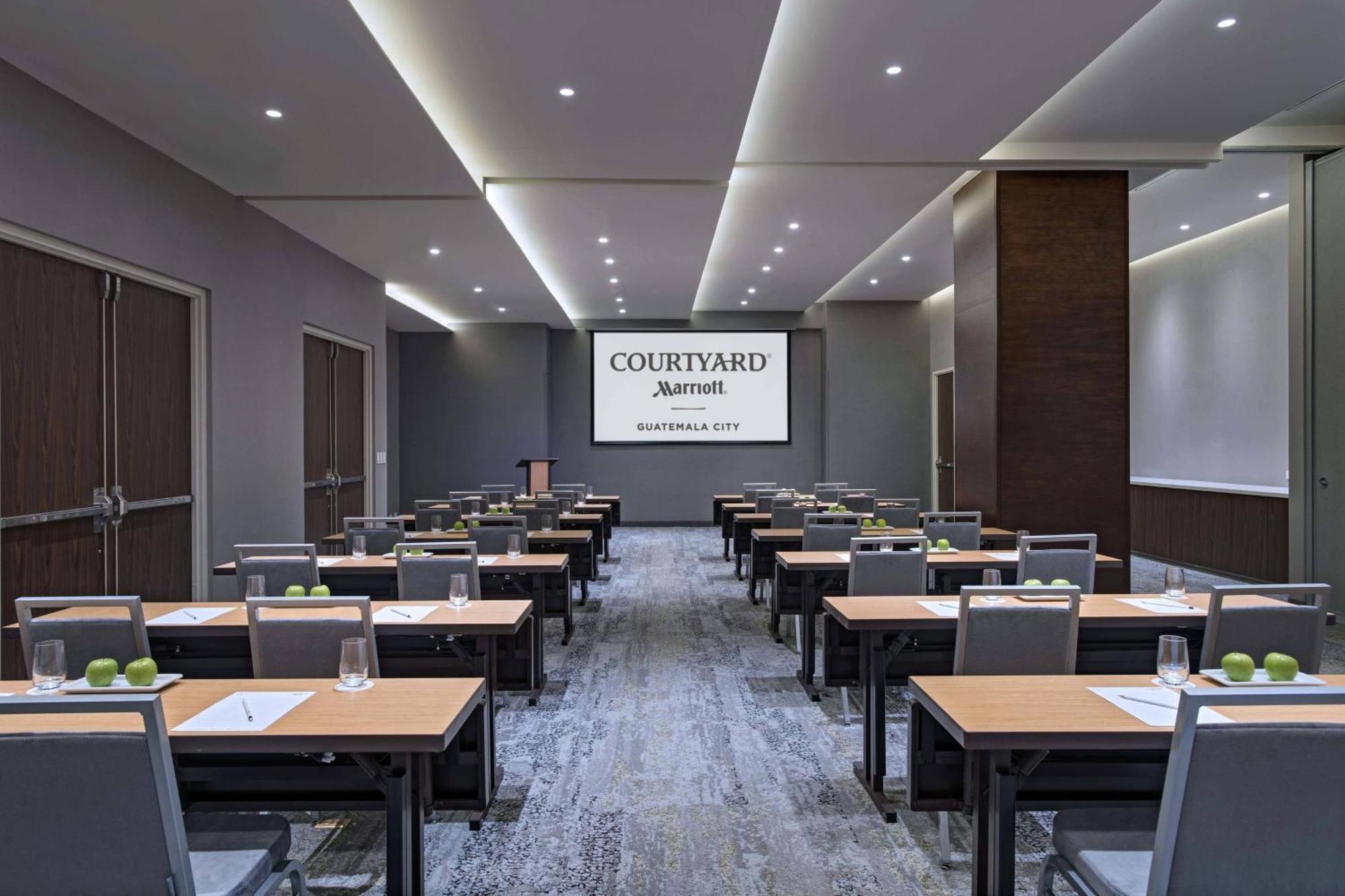 Courtyard By Marriott Guatemala City Екстер'єр фото
